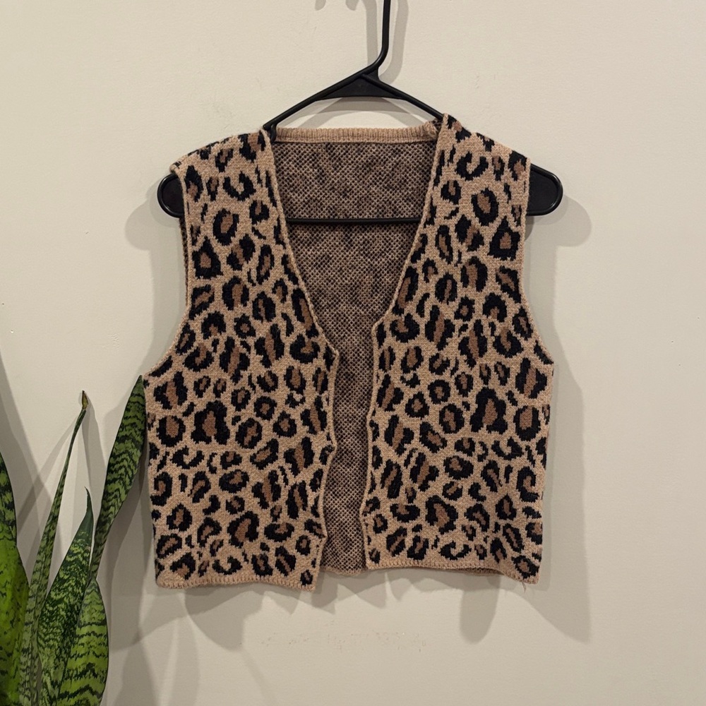 Leopard Print Knitted Vest